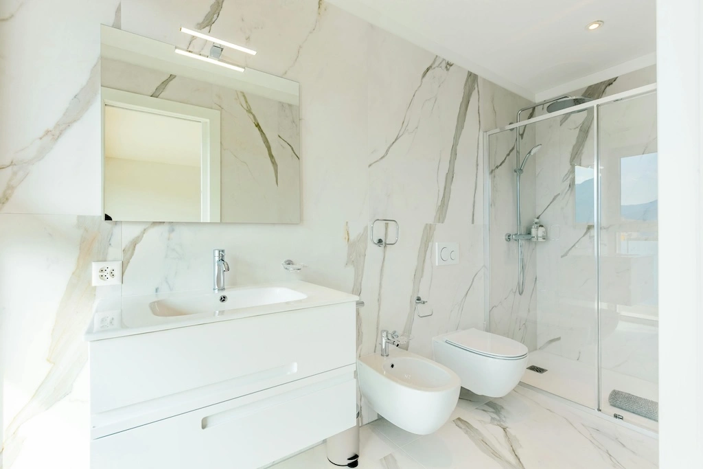 Clean and sparkling bathroom
